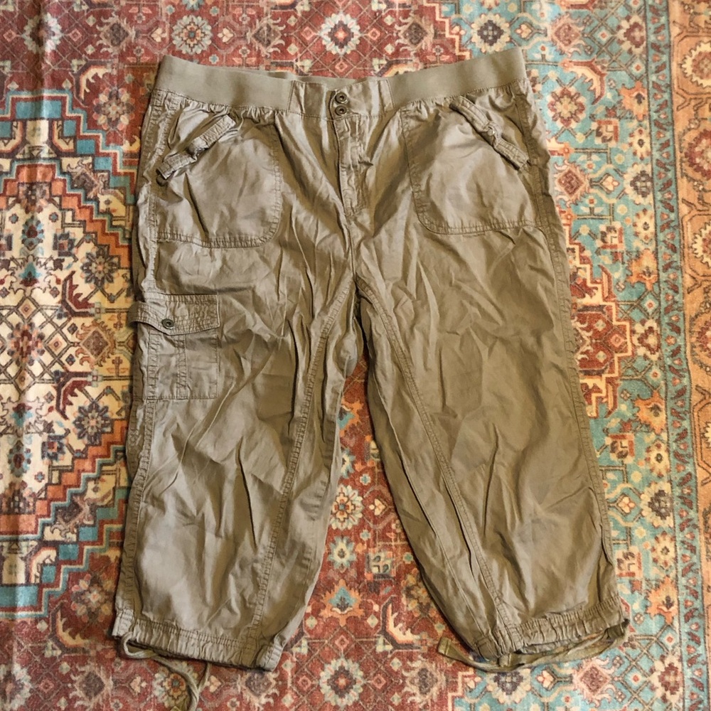 Casual Cargo Capri Pants